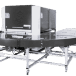 Table de retour pour machines d’ébavurage – Convoyage automatique des pièces Table de retour 180° pour convoyage automatique des pièces après ébavurage